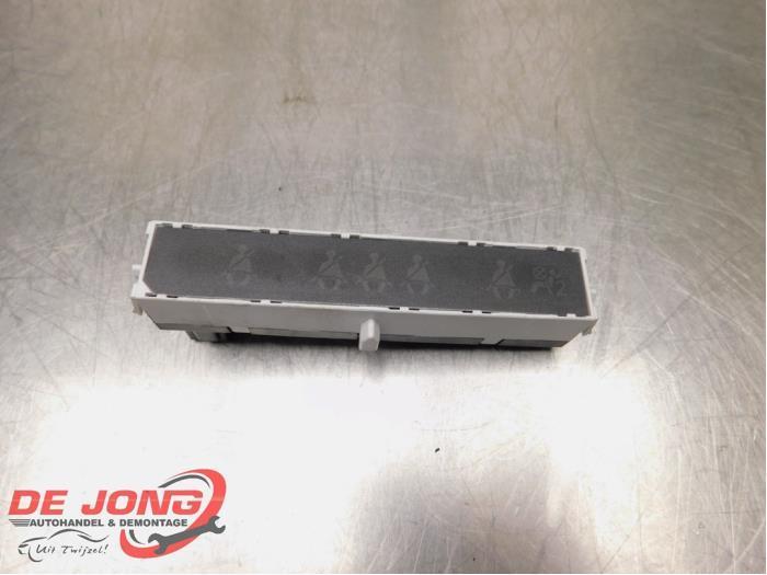 Display Interieur van een Peugeot 207, Auto-onderdelen, Interieur en Bekleding, Peugeot, Gebruikt, 3 maanden garantie, Ophalen of Verzenden