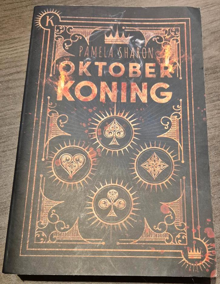 Pamela Sharon - Oktober Koning, Livres, Thrillers, Comme neuf, Pays-Bas, Enlèvement ou Envoi