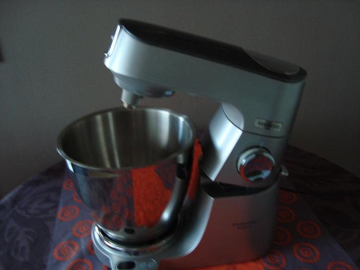 Kenwood keukenrobot Titanium Chef Baker XL, Elektronische apparatuur, Keukenmixers, Zo goed als nieuw, 4 liter of meer, 3 snelheden of meer