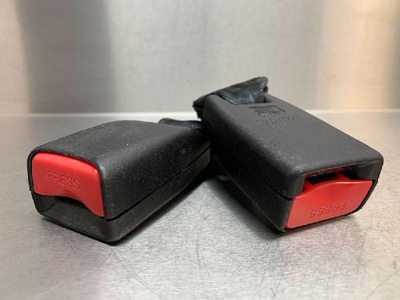 BOUCLE DE CEINTURE ARRIÈRE DROIT Mazda 2 (DE) (|MAZDA2|), Utilisé, Mazda