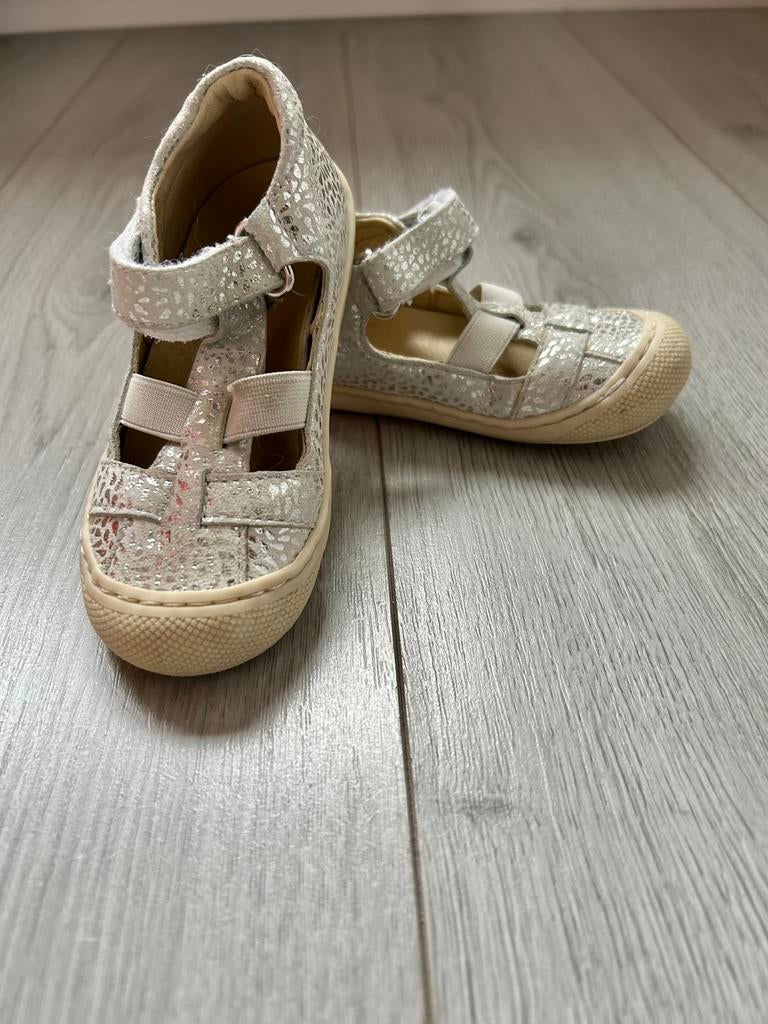 Chaussures/sandales Naturino taille 22, Kinderen en Baby's, Babykleding | Schoentjes en Sokjes, Ophalen, Zo goed als nieuw