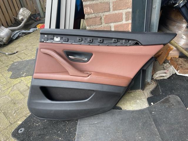 PANNEAU DE PORTE ARRIÈRE DROIT bruin leder 5 serie (F10), Dhr. R. de Gouw, Utilisé, Info@123Parts.nl, De Bloemendaal 21 21
5221 EB  'S HERTOGENBOSCH, NL