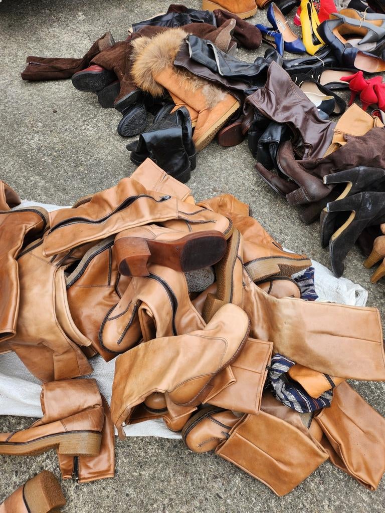 Lot vintage laarzen en schoenen, Ophalen