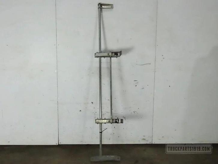 DAF Body & Chassis Parts Side fender frame Li. DAF 106, Auto-onderdelen, Vrachtwagen-onderdelen, DAF, Carrosserie en Plaatwerk