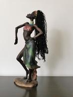 Afrikaans kunstof beeldje, Ophalen, Zo goed als nieuw