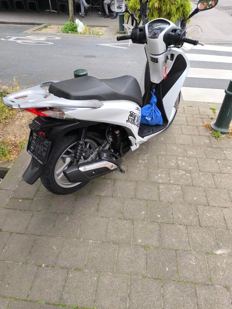Honda sh 125i ABS  2015 23klmtrs, Enlèvement, Utilisé