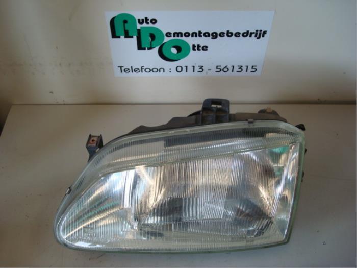 Phare gauche d'un Renault Megane Scenic, Autos : Pièces & Accessoires, Éclairage, Renault, Utilisé, 3 mois de garantie, Enlèvement ou Envoi