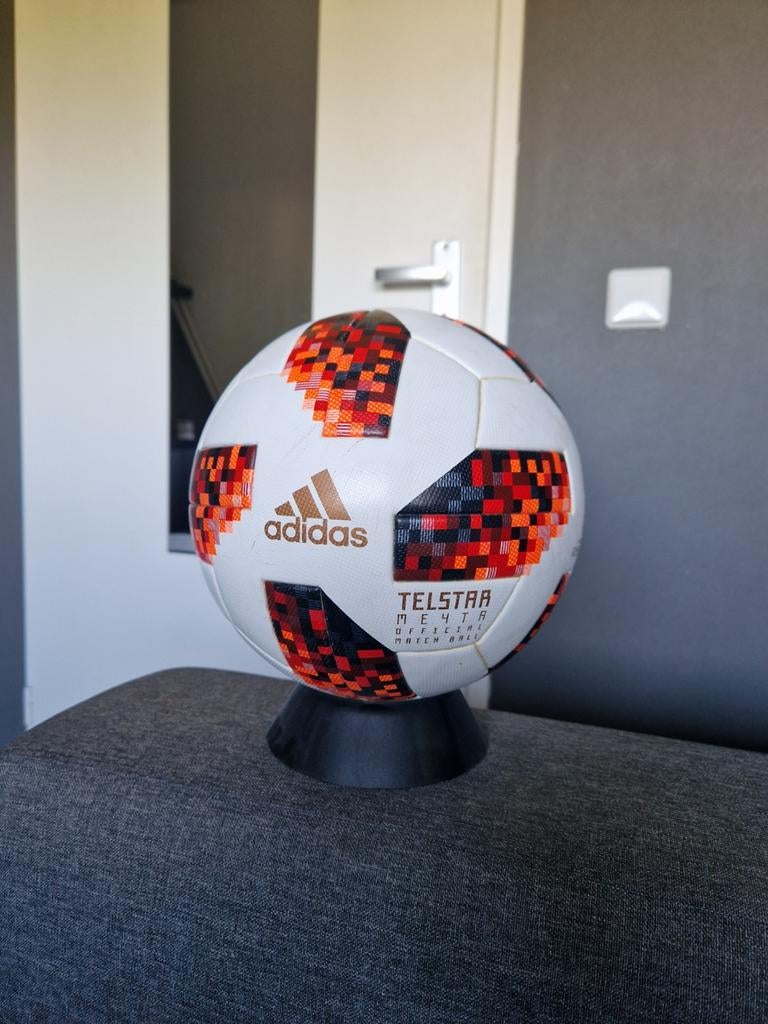 Adidas Telstar Mechta OFFICIAL MATCHBALL (WK 2018), Muziek en Instrumenten, Ophalen of Verzenden