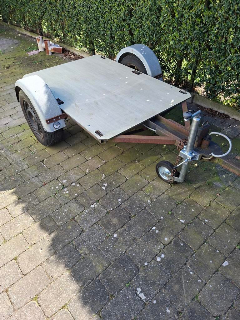 Plateau aanhangwagen, Ophalen