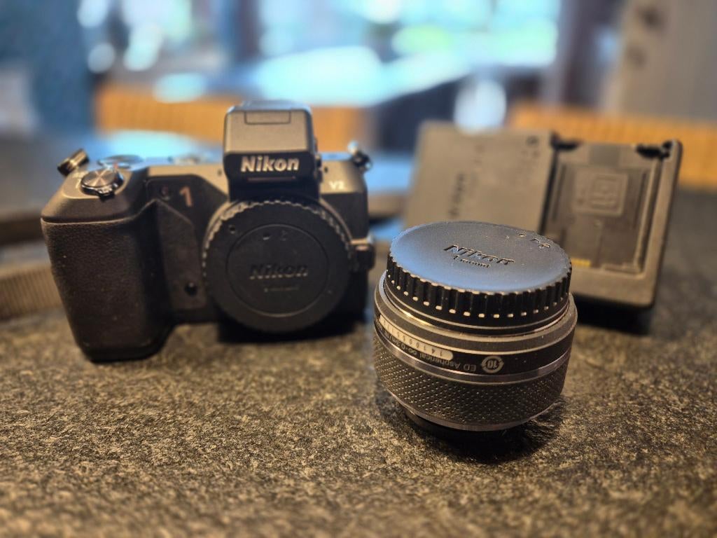 Nikon 1 V2 + 11-27.5mm f/3.5-5.6 + N1-CL1 40.5mm, Moins de 4 fois, Compact, Comme neuf, 14 Mégapixel